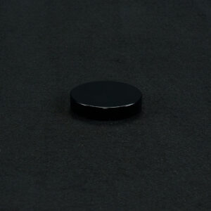 Tappo nero lucido Ø 48 con guarnizione in polespan